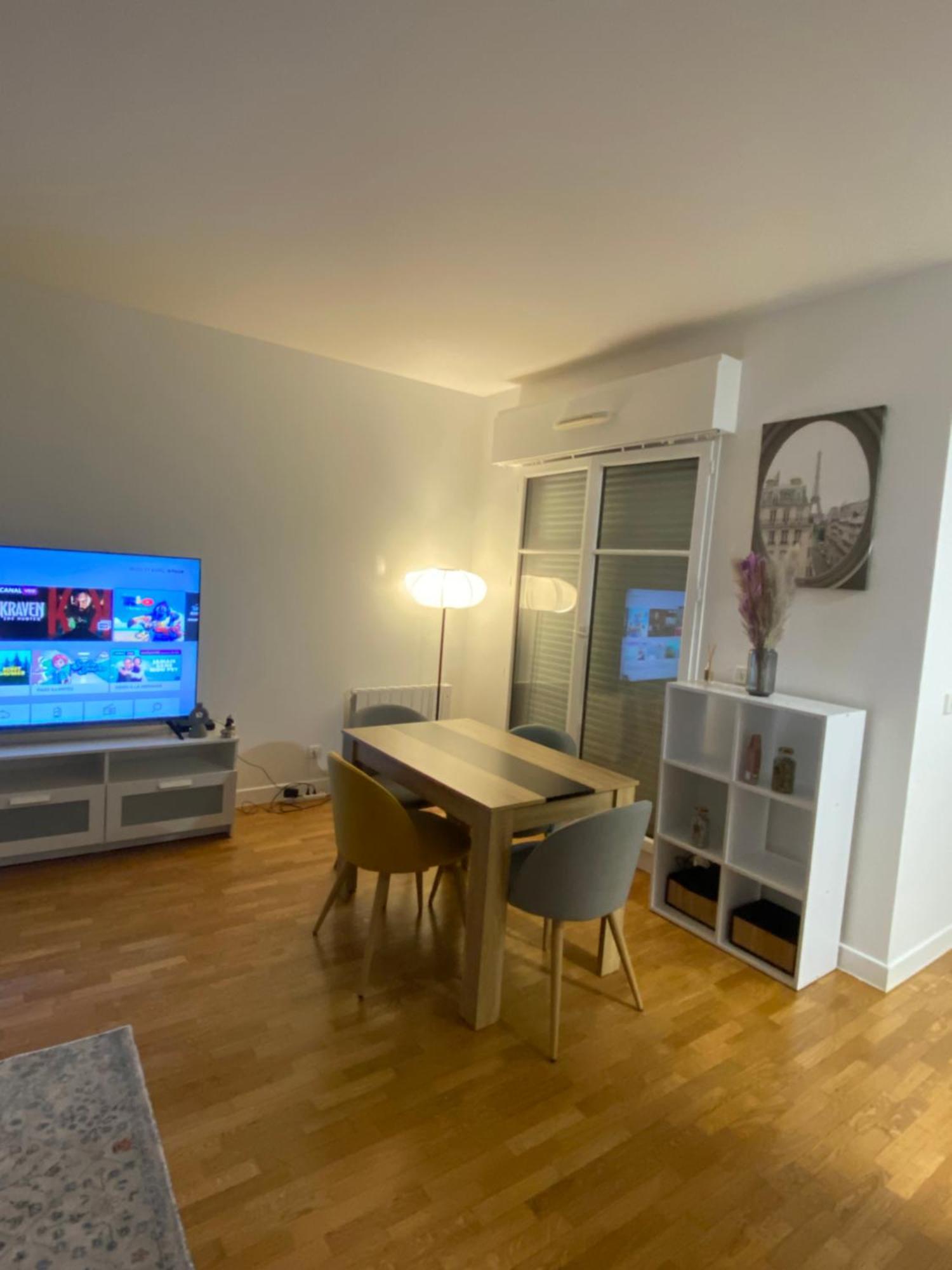 Apartment 2 Pieces Pres Du Canal St-martin Paris