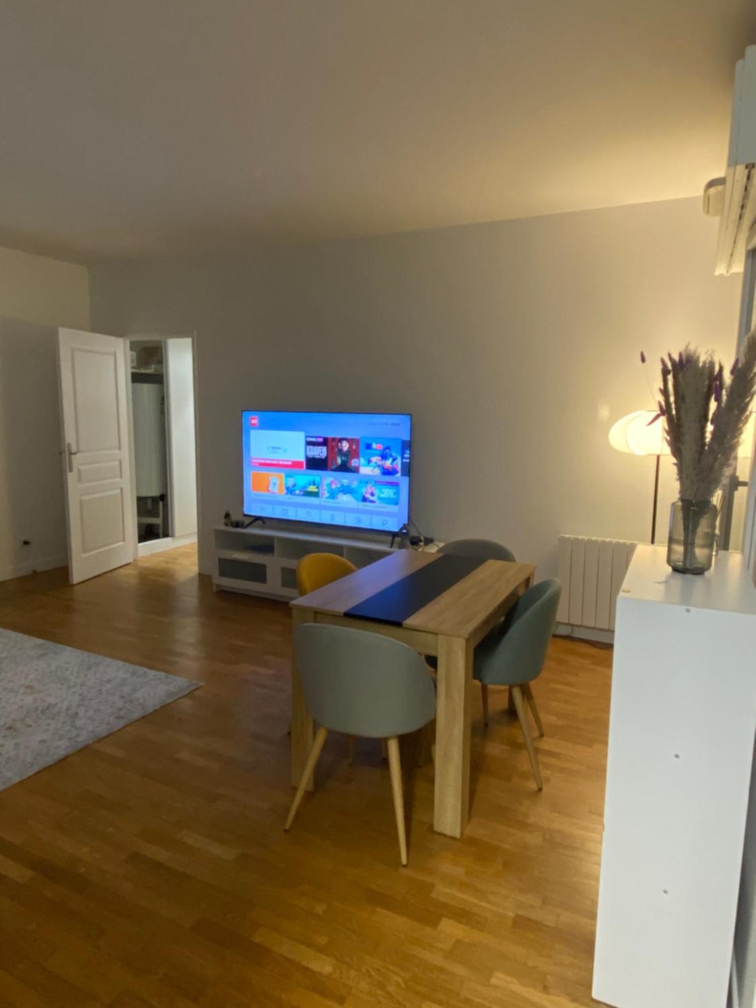 2 Pieces Pres Du Canal St-martin Apartment *